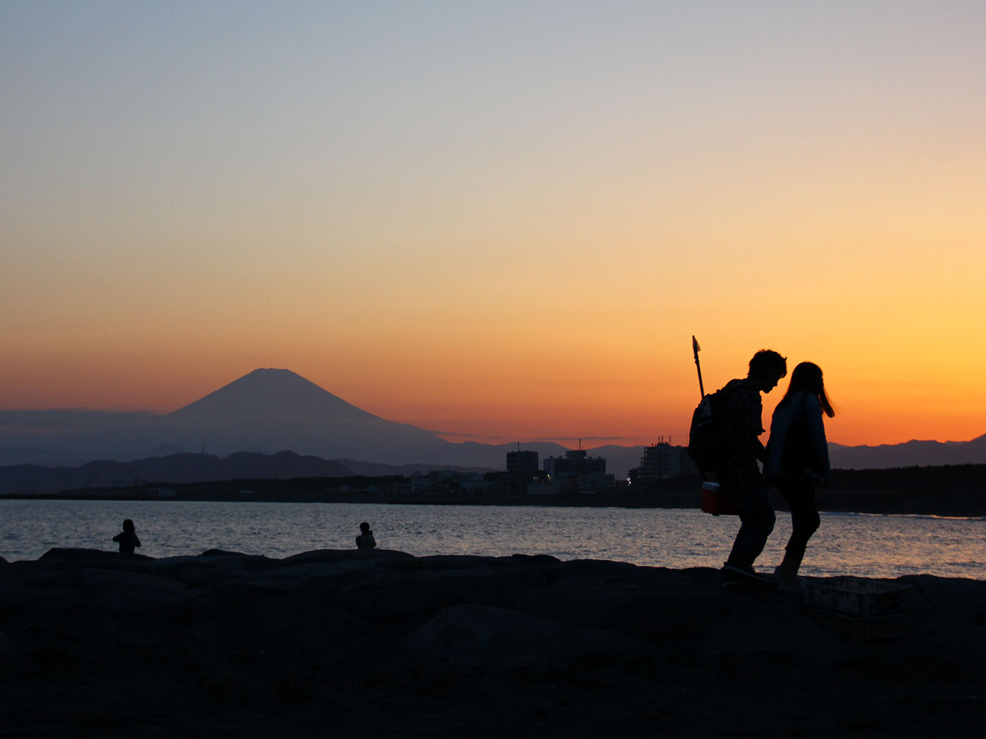 夕陽 富士山もひとり占め 茅ヶ崎の海に突き出た絶景スポット Shonan Garden 湘南ガーデン